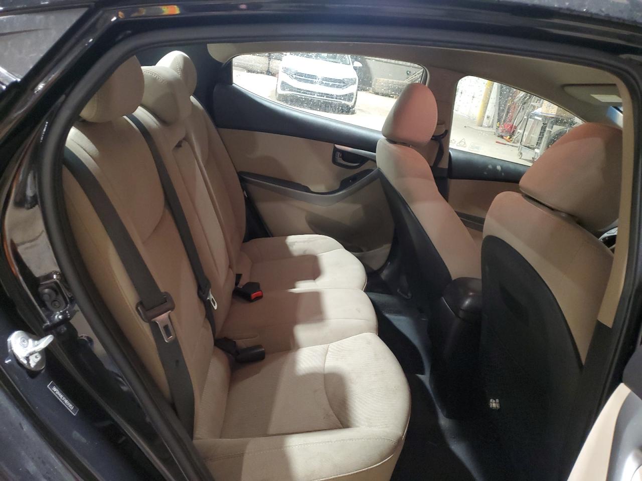2015 Hyundai Elantra - Image 10