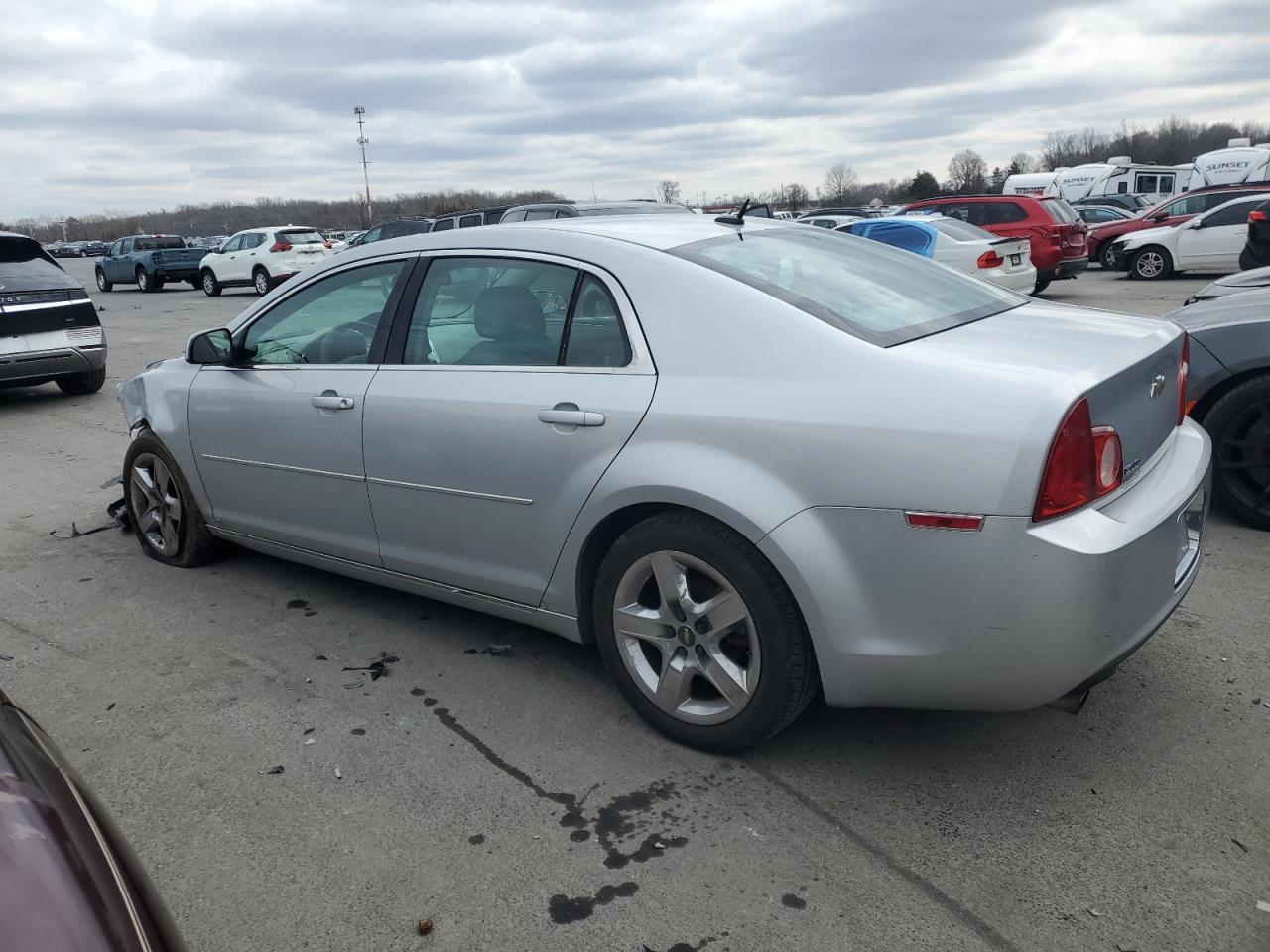 2009 Chevrolet Malibu - Image 2