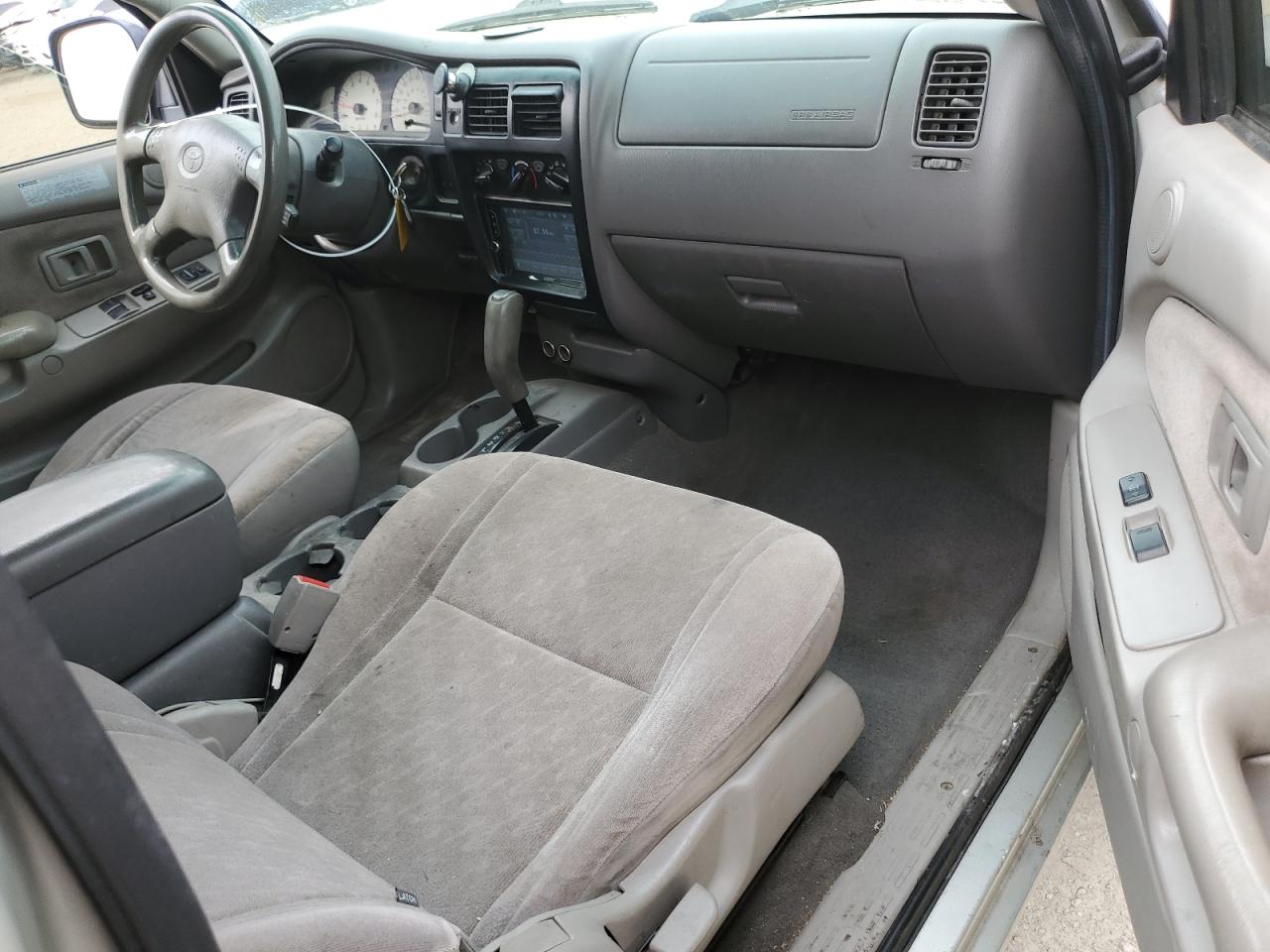 2004 Toyota Tacoma - Image 8