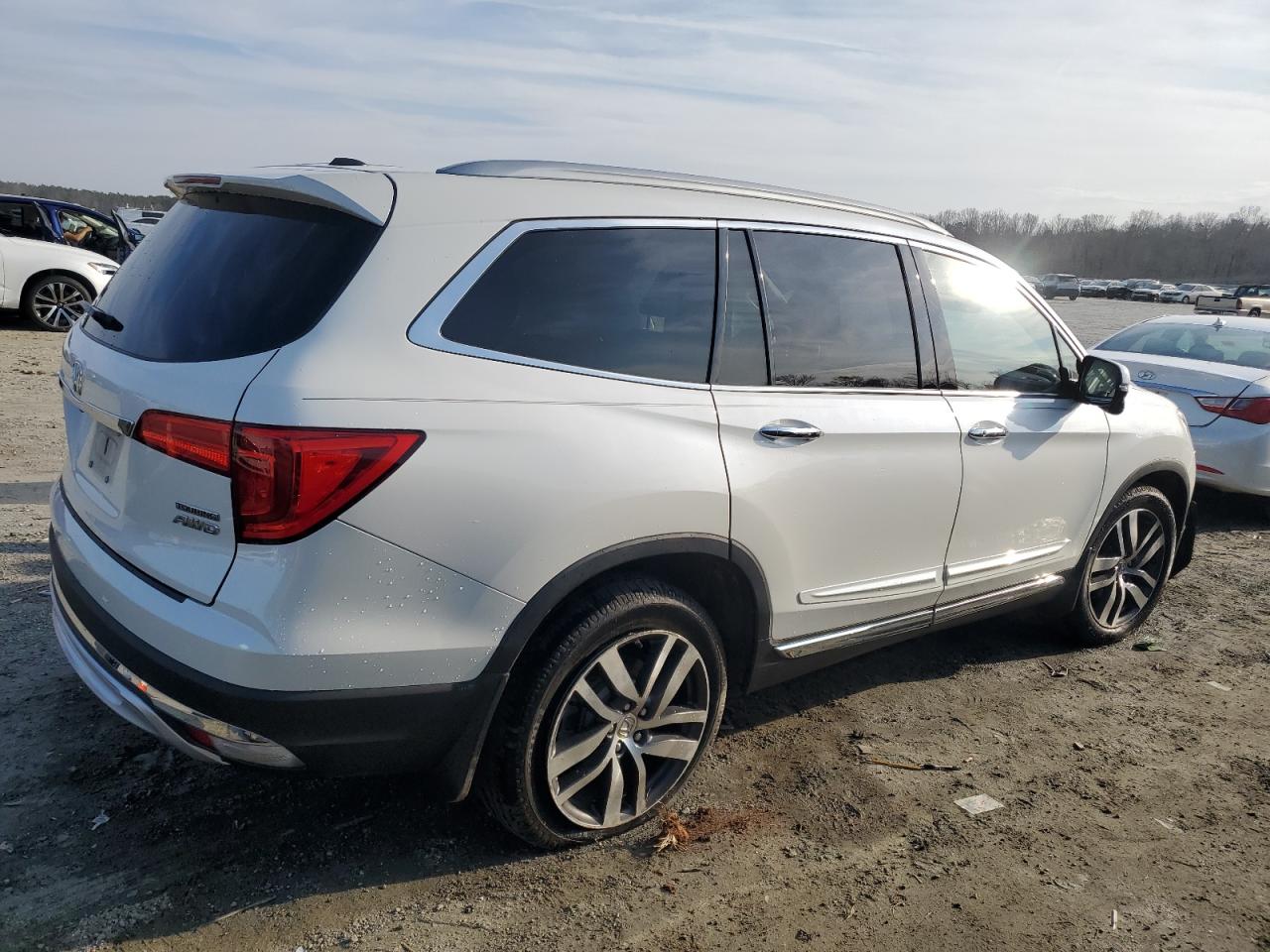 2017 Honda Pilot - Image 3