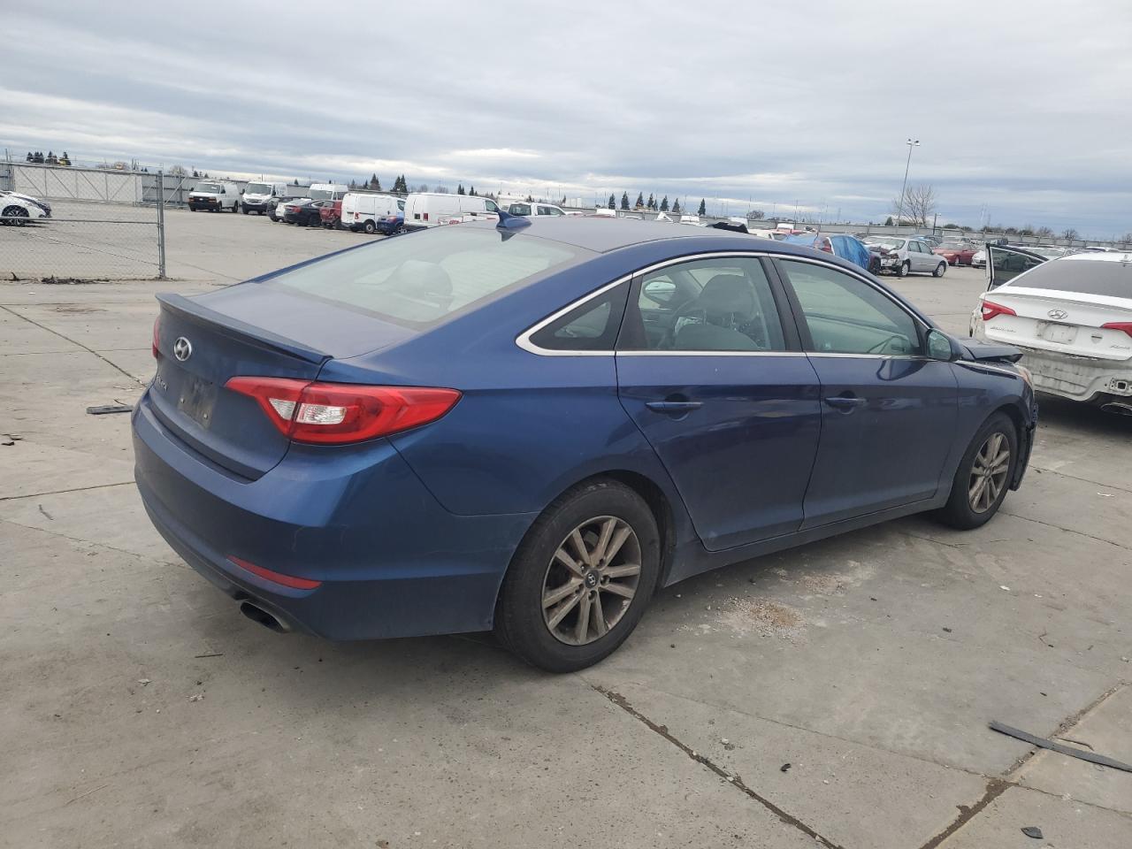 2017 Hyundai Sonata - Image 3