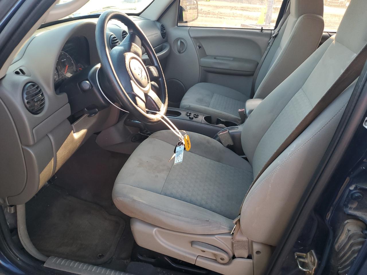 2006 Jeep Liberty (North America) - Image 7