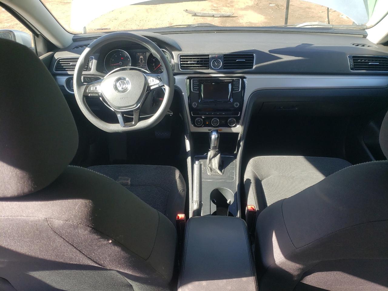 2016 Volkswagen Passat - Image 8