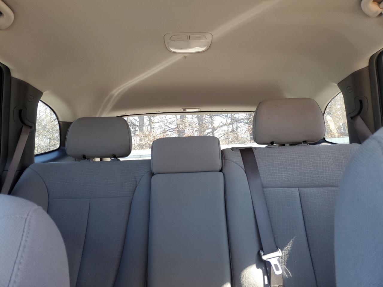 2010 Hyundai Santa Fe - Image 10