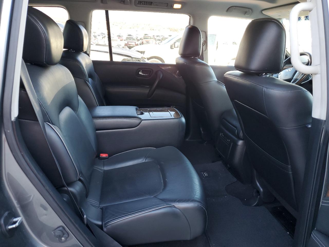 2015 Infiniti QX80 - Image 11