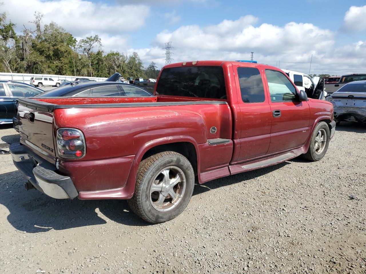 2004 Chevrolet Silverado - Image 3