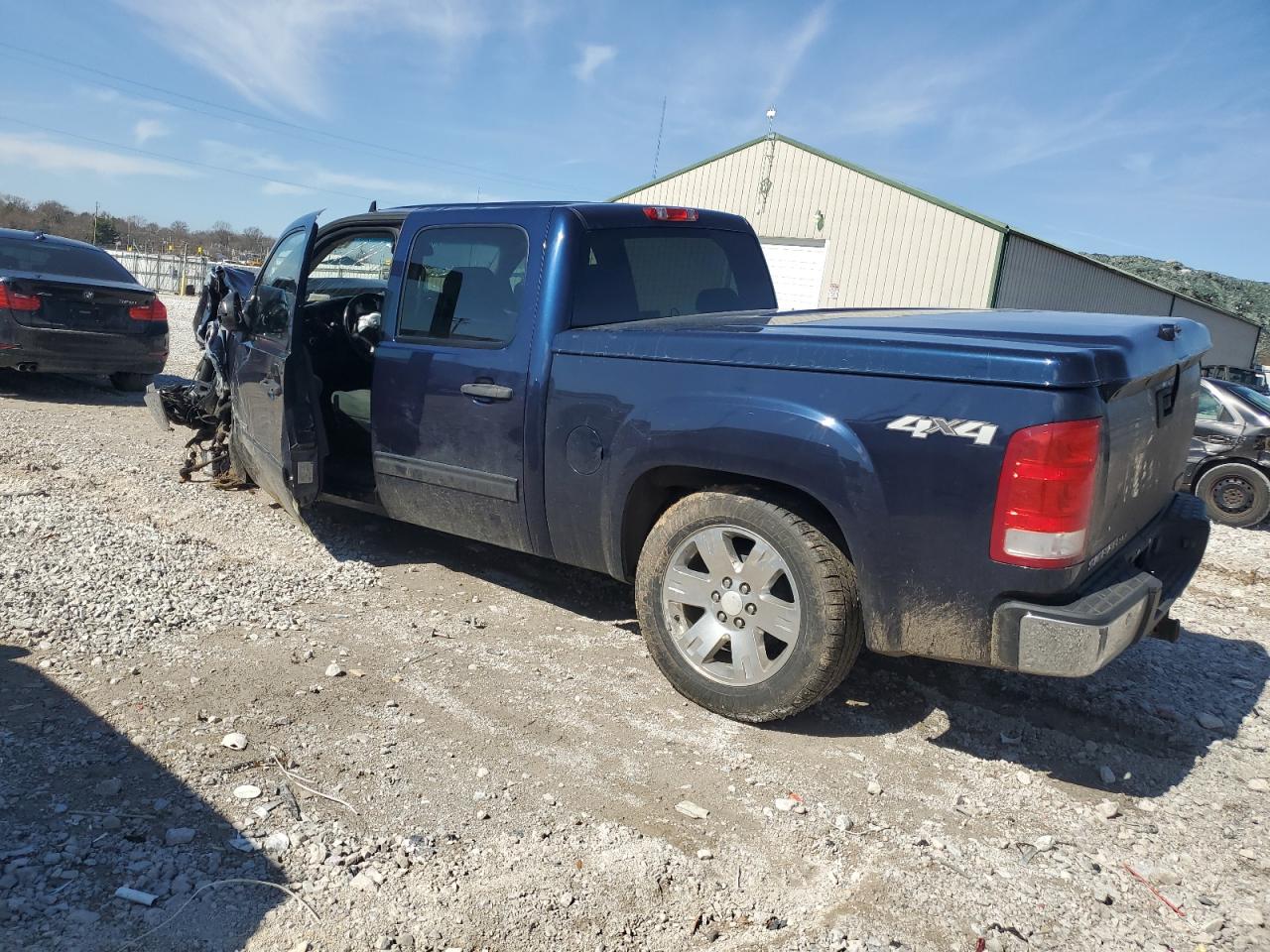 2009 GMC Sierra - Image 2