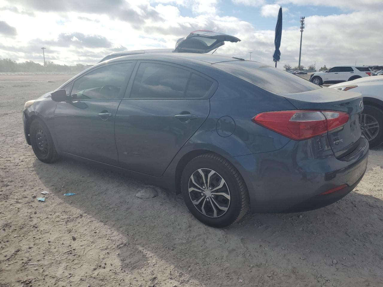 2015 Kia Forte - Image 2