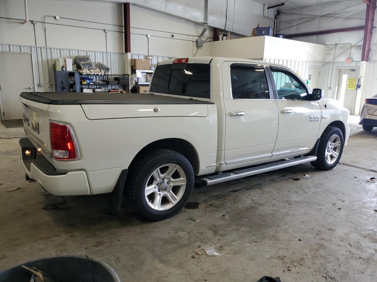 2016 RAM 1500 - Image 3