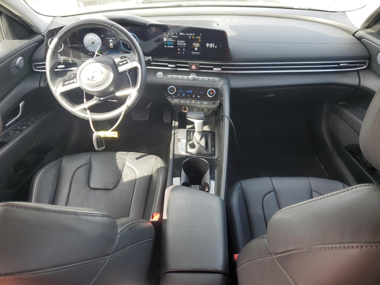 2023 Hyundai Elantra - Image 8