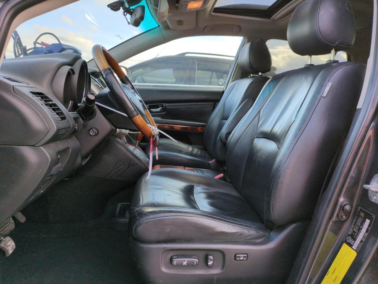 2005 Lexus RX - Image 7