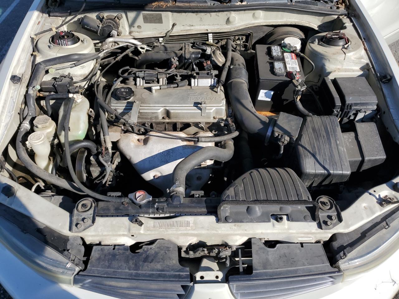 2002 Mitsubishi Galant - Image 11