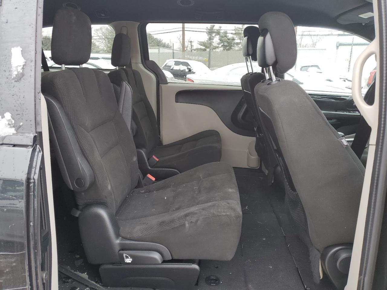 2015 Dodge Caravan - Image 11