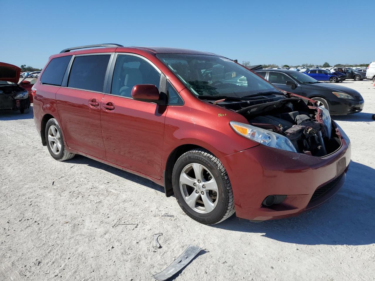 2017 Toyota Sienna - Image 4