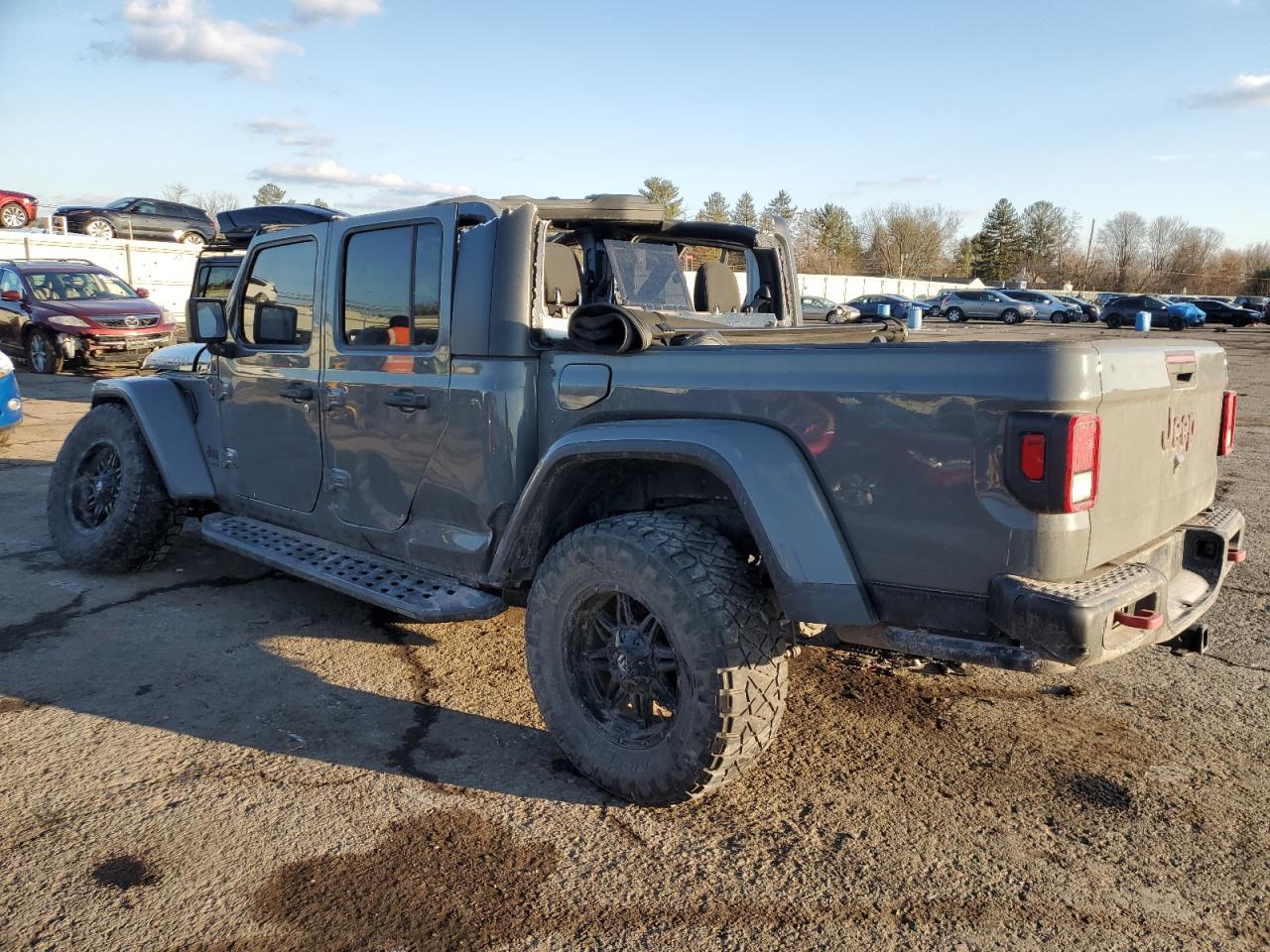 2021 Jeep Gladiator - Image 2