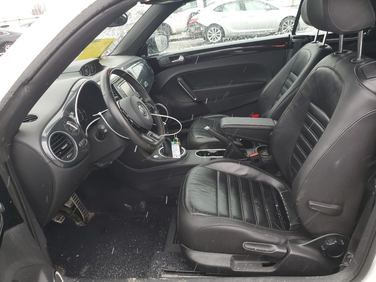 2013 Volkswagen Beetle - Image 7