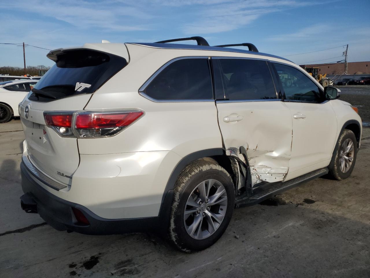 2015 Toyota Highlander - Image 3