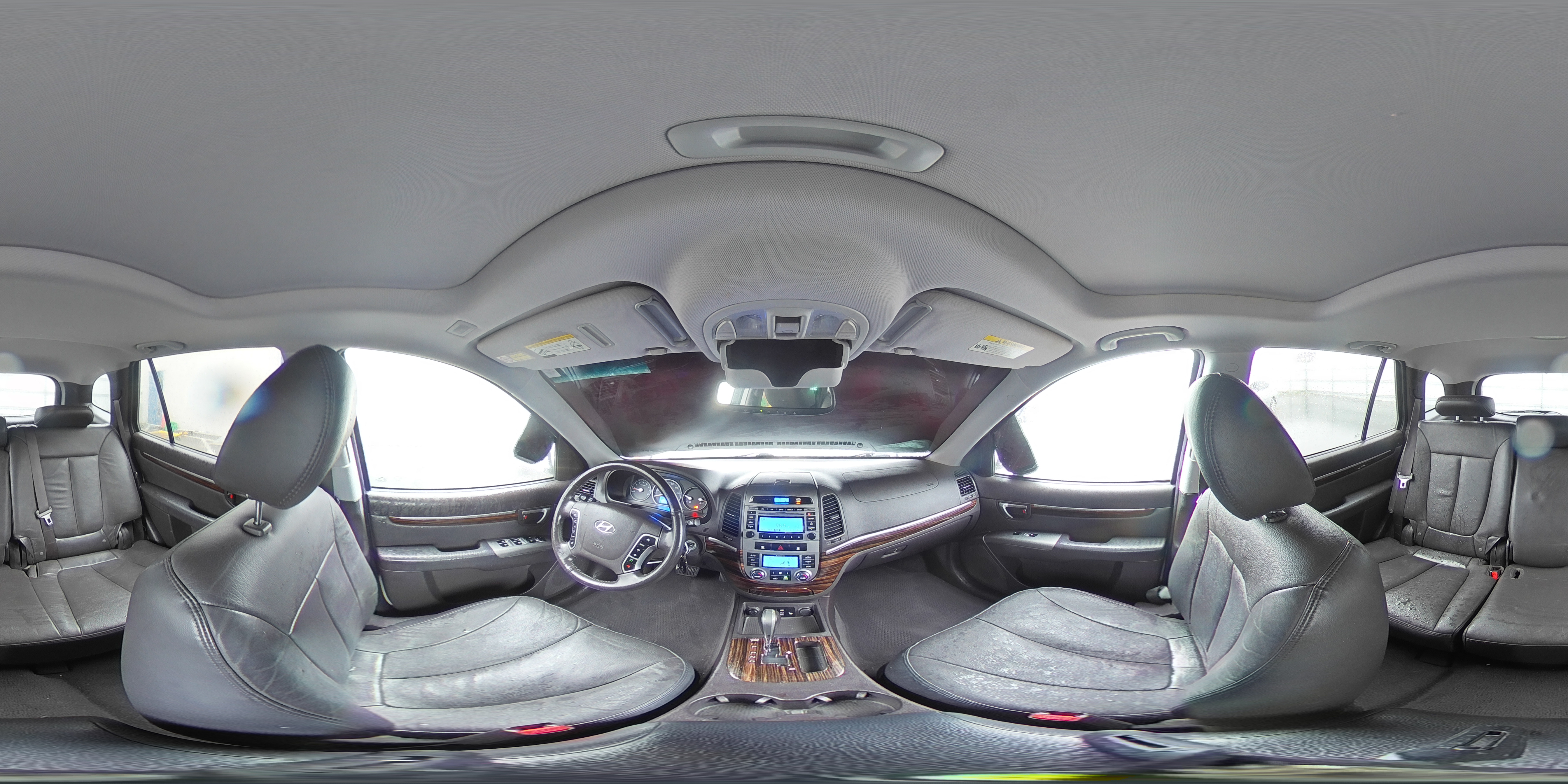 2010 Hyundai Santa Fe - Image 13