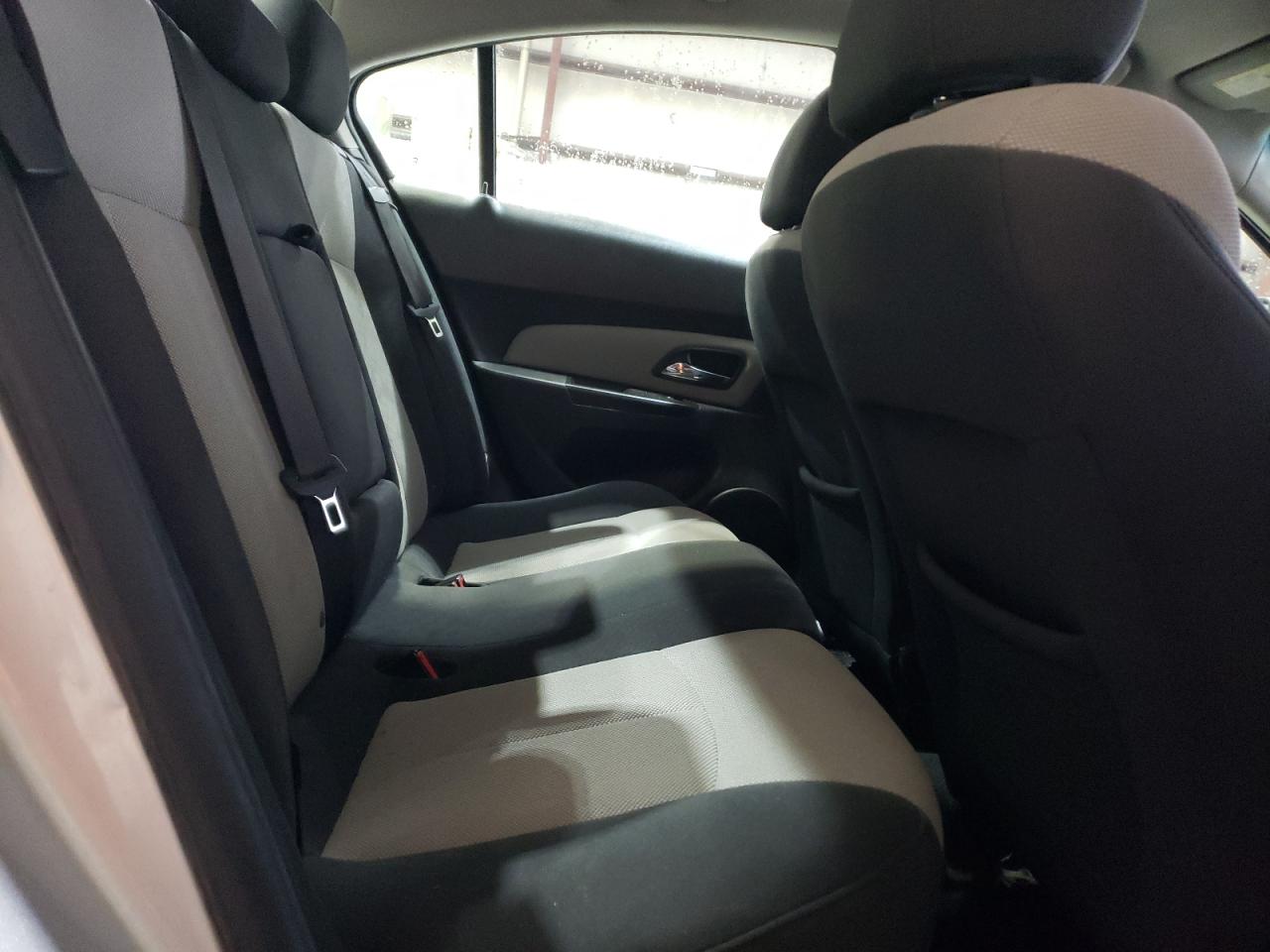 2011 Chevrolet Cruze - Image 10