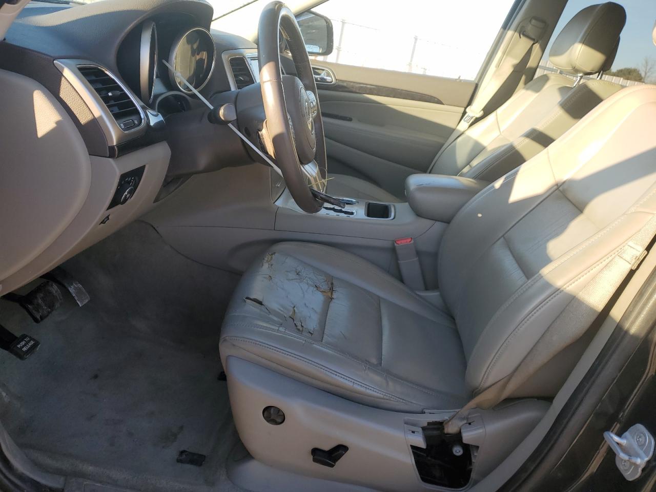 2011 Jeep Grand Cherokee - Image 7