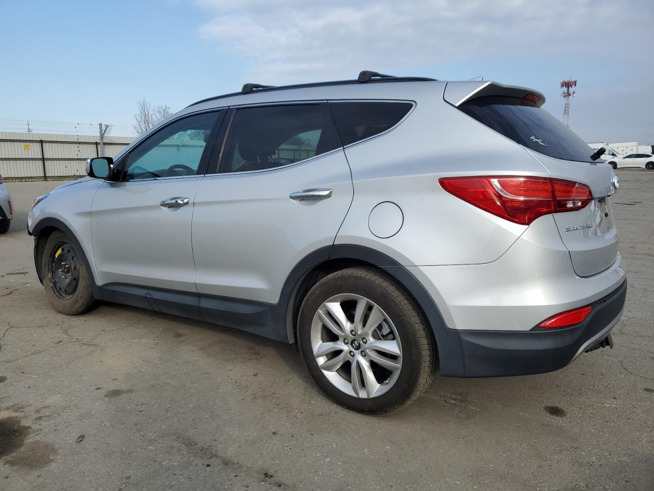 2014 Hyundai Santa Fe - Image 2