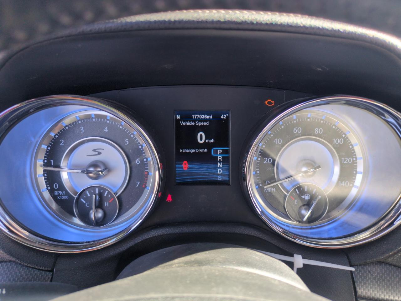 2014 Chrysler 300 - Image 9