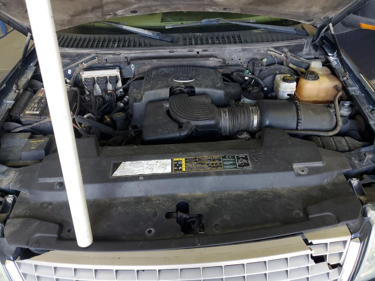 2004 Ford Expedition - Image 12