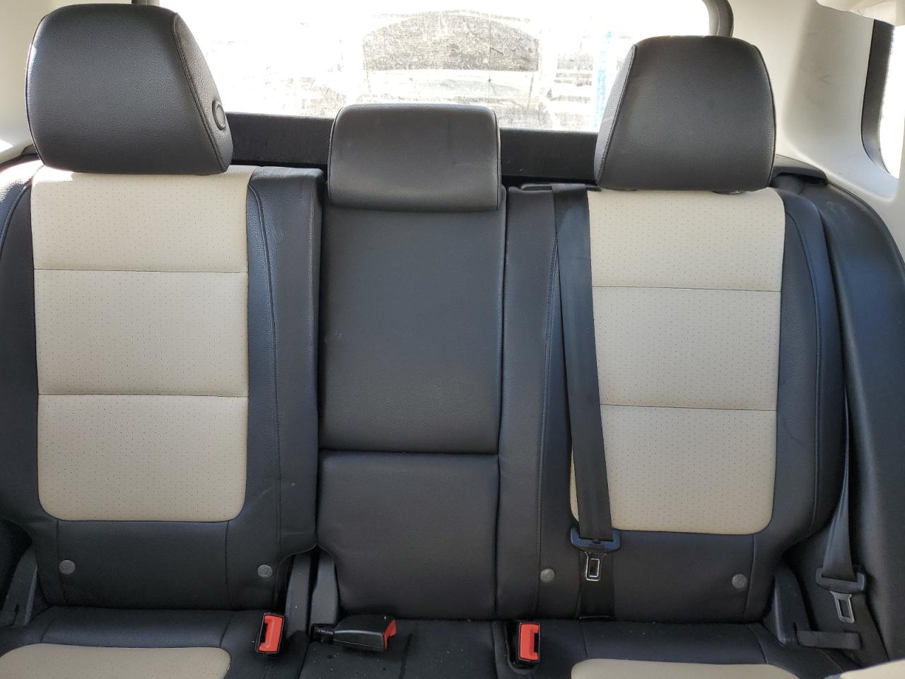 2017 Volkswagen Tiguan - Image 10