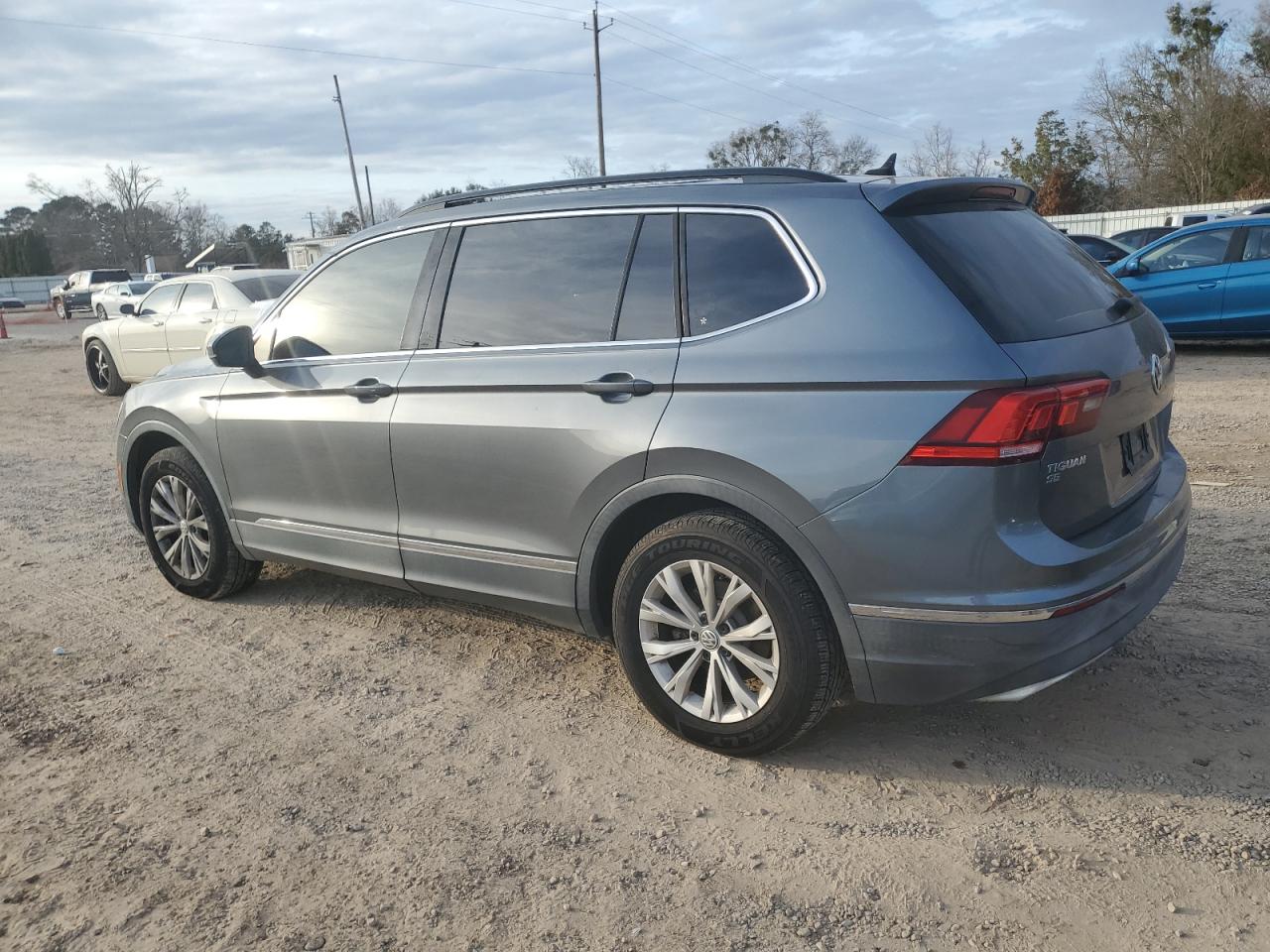 2018 Volkswagen Tiguan - Image 2