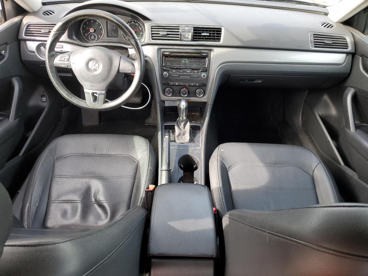 2014 Volkswagen Passat - Image 8