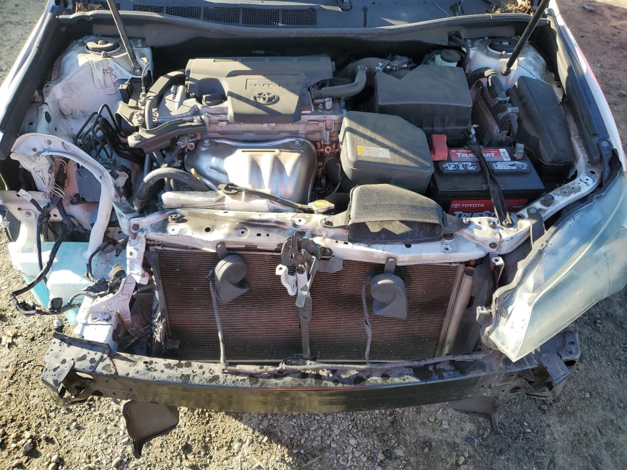 2016 Toyota Camry - Image 11