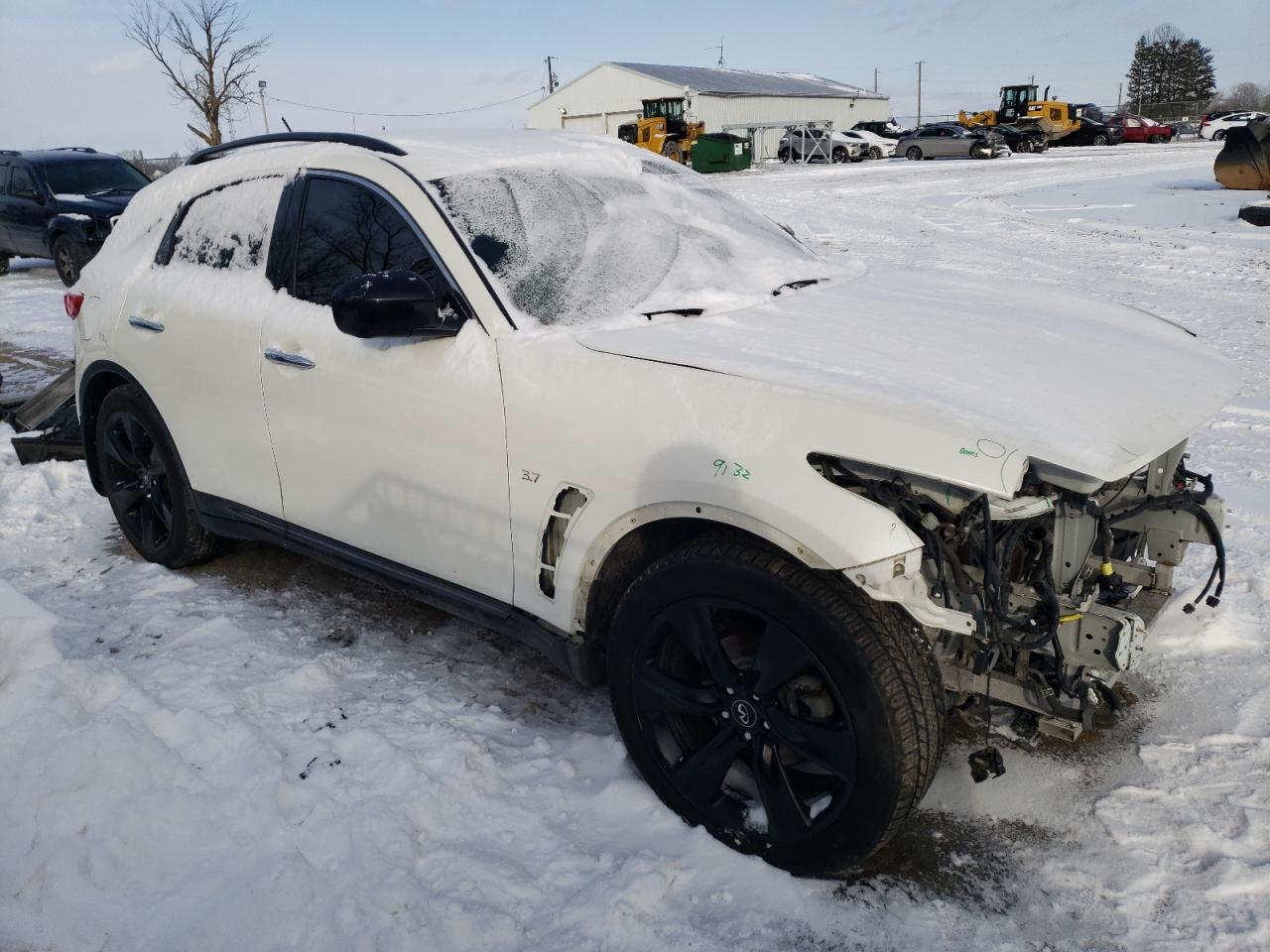 2017 Infiniti QX70 - Image 4