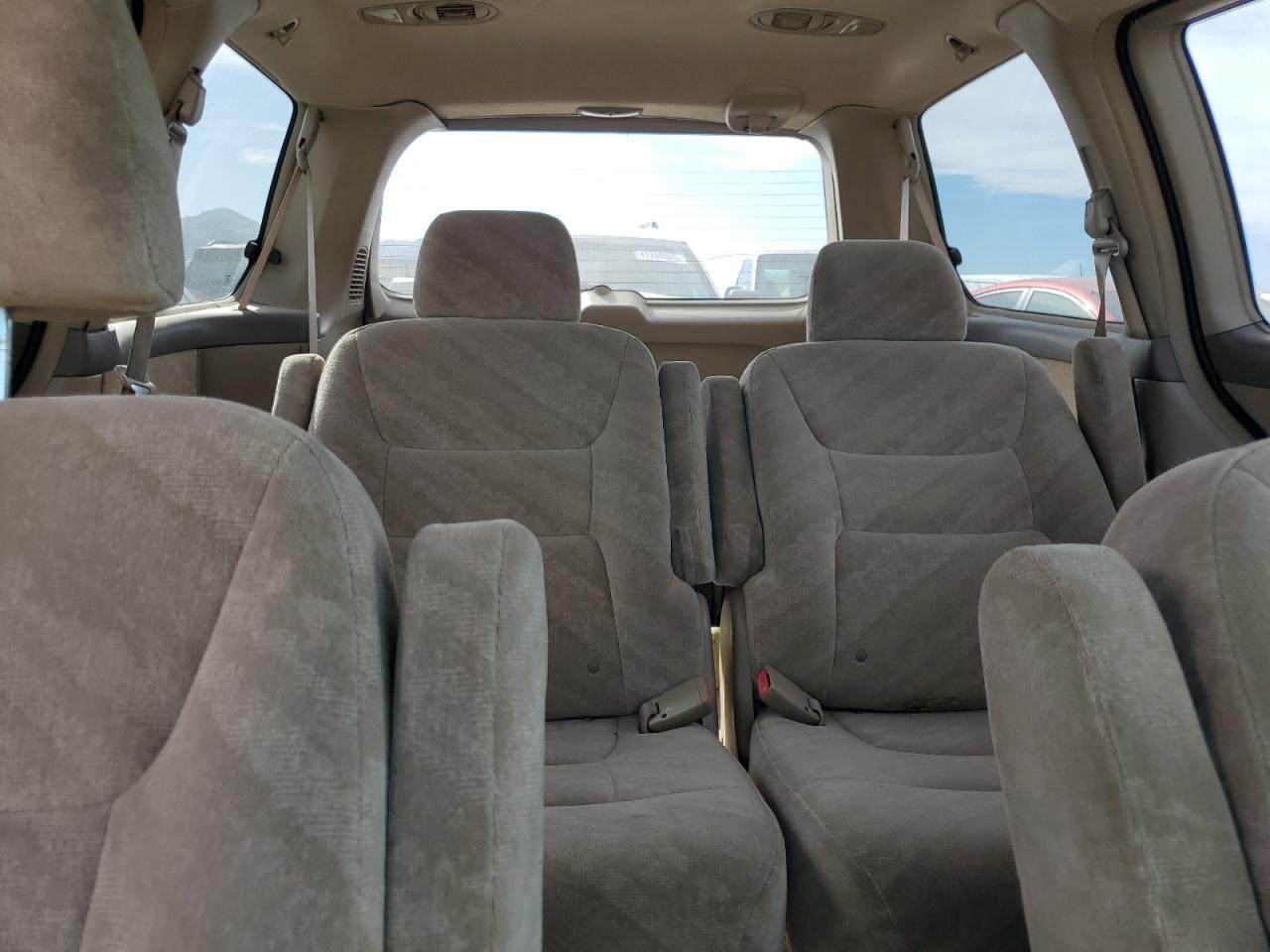 2003 Honda Odyssey - Image 10