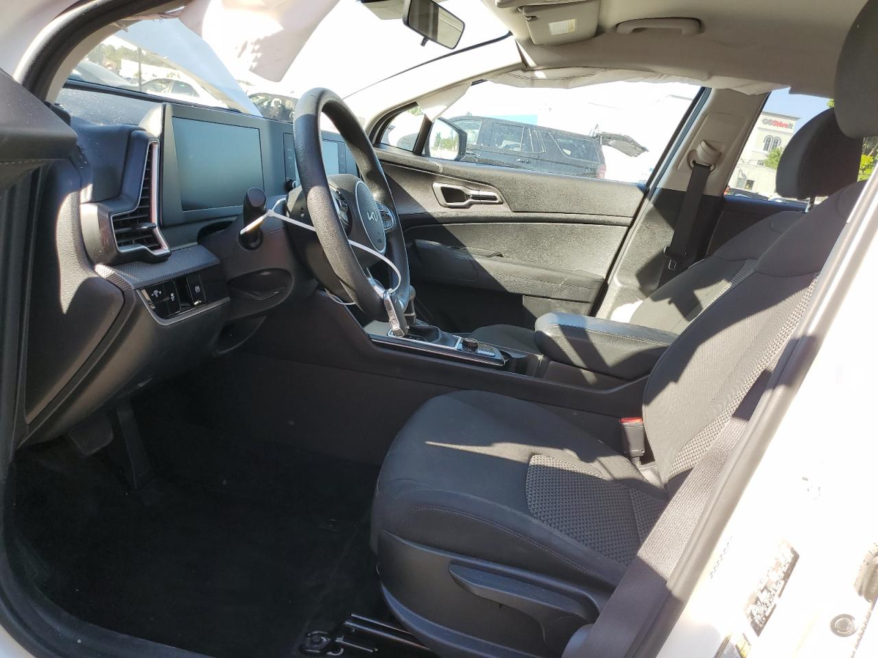 2023 Kia Sportage - Image 7