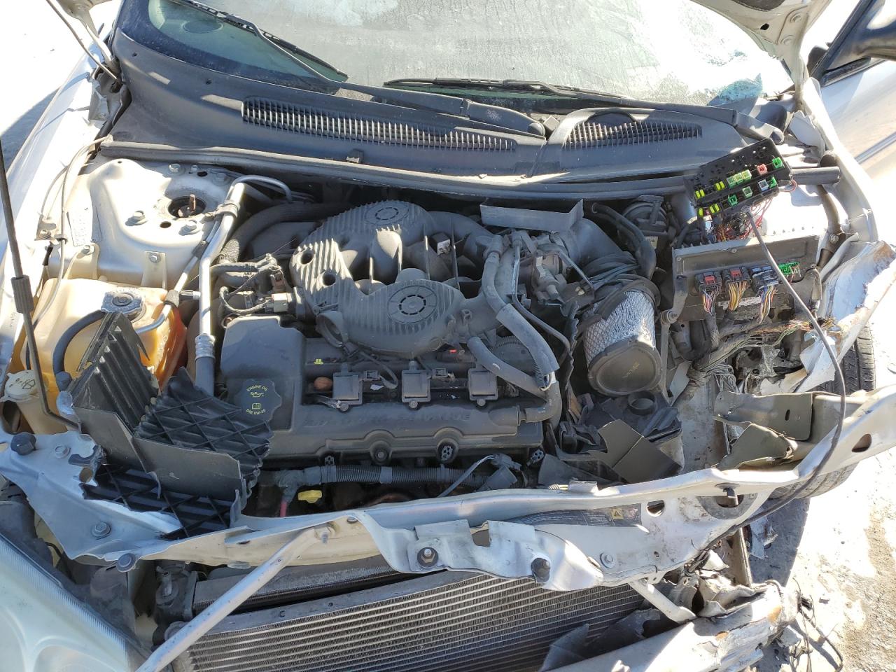 2004 Chrysler Sebring - Image 11