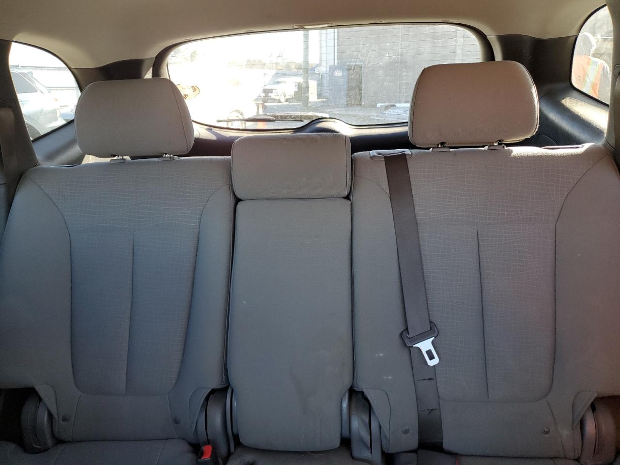 2010 Hyundai Santa Fe - Image 10