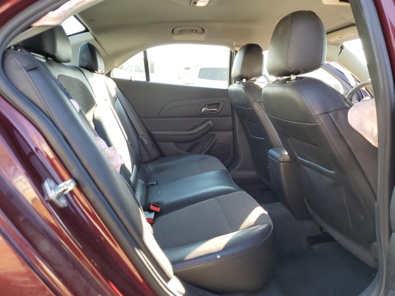 2016 Chevrolet Malibu - Image 10