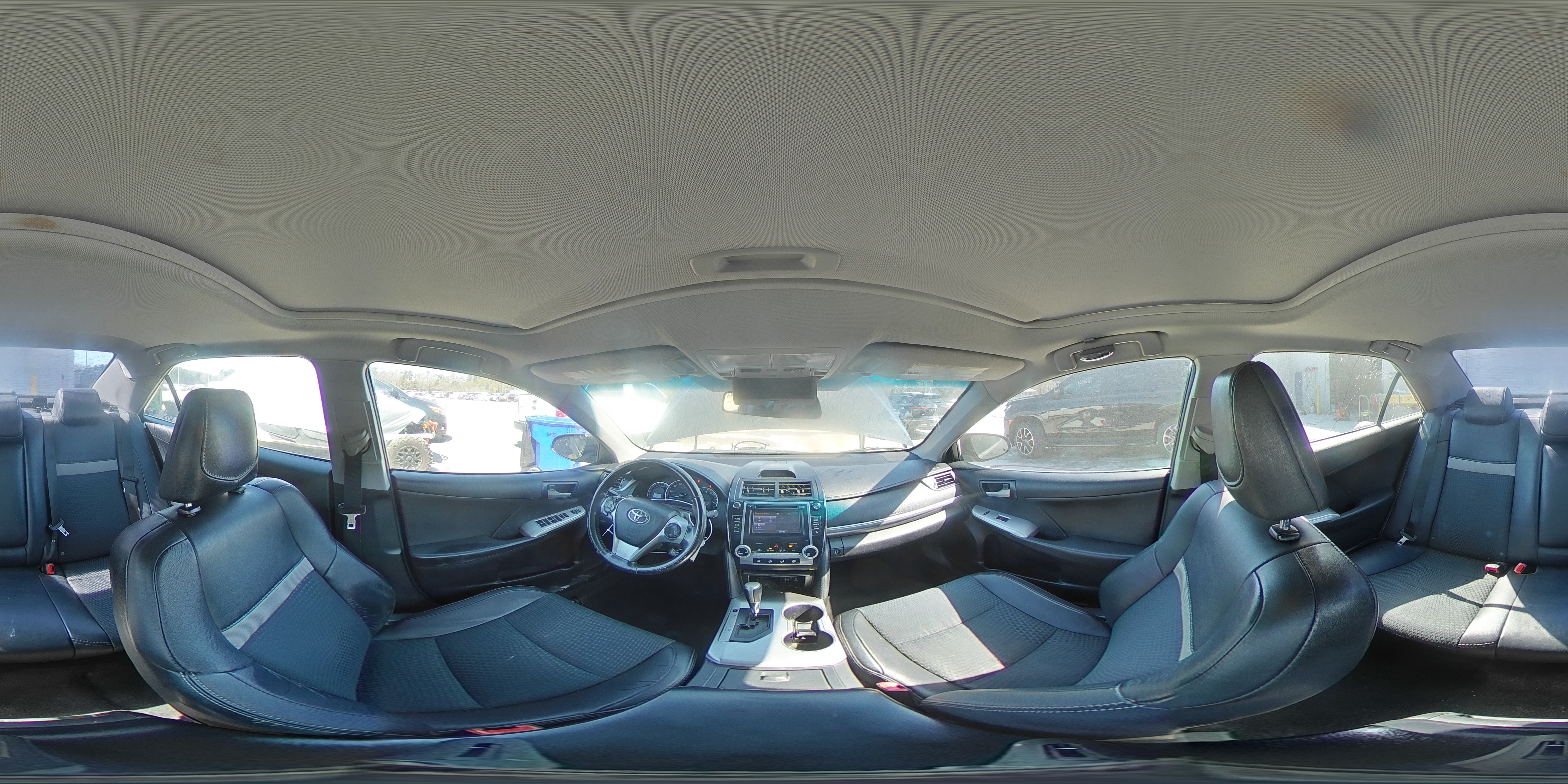2014 Toyota Camry - Image 14