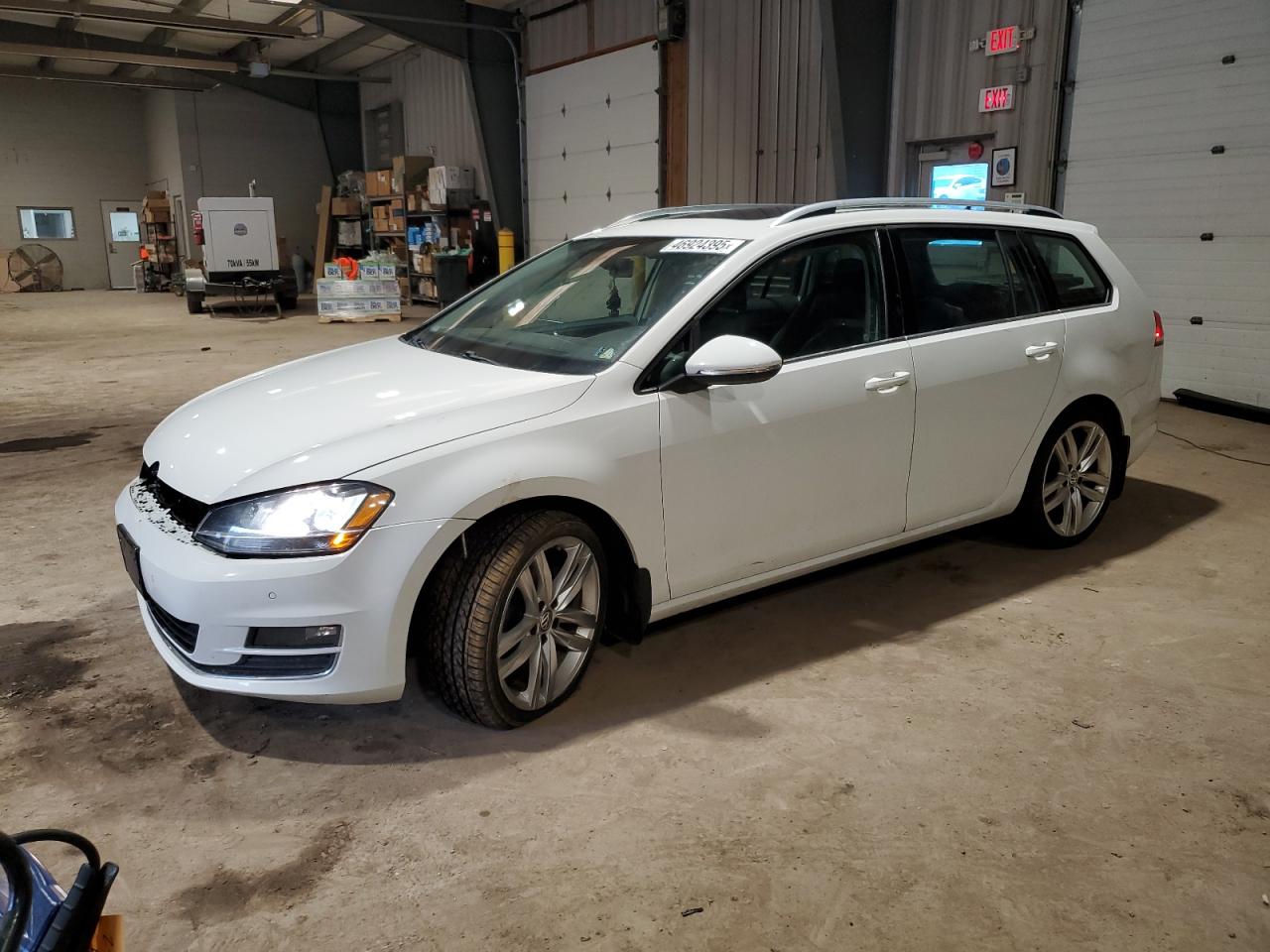 2015 Volkswagen Golf - Image 1