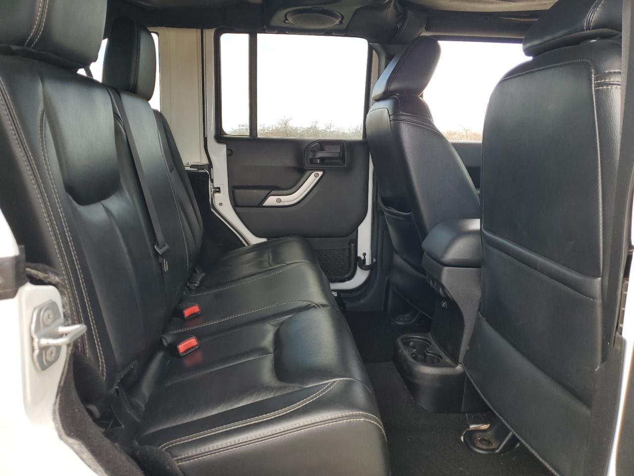 2014 Jeep Wrangler - Image 11