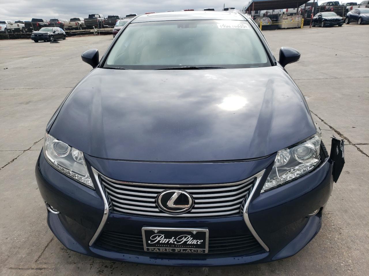 2015 Lexus ES - Image 5