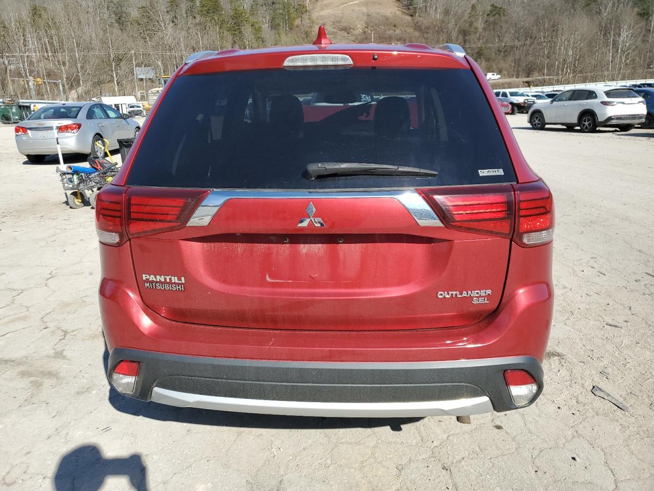 2017 Mitsubishi Outlander - Image 6
