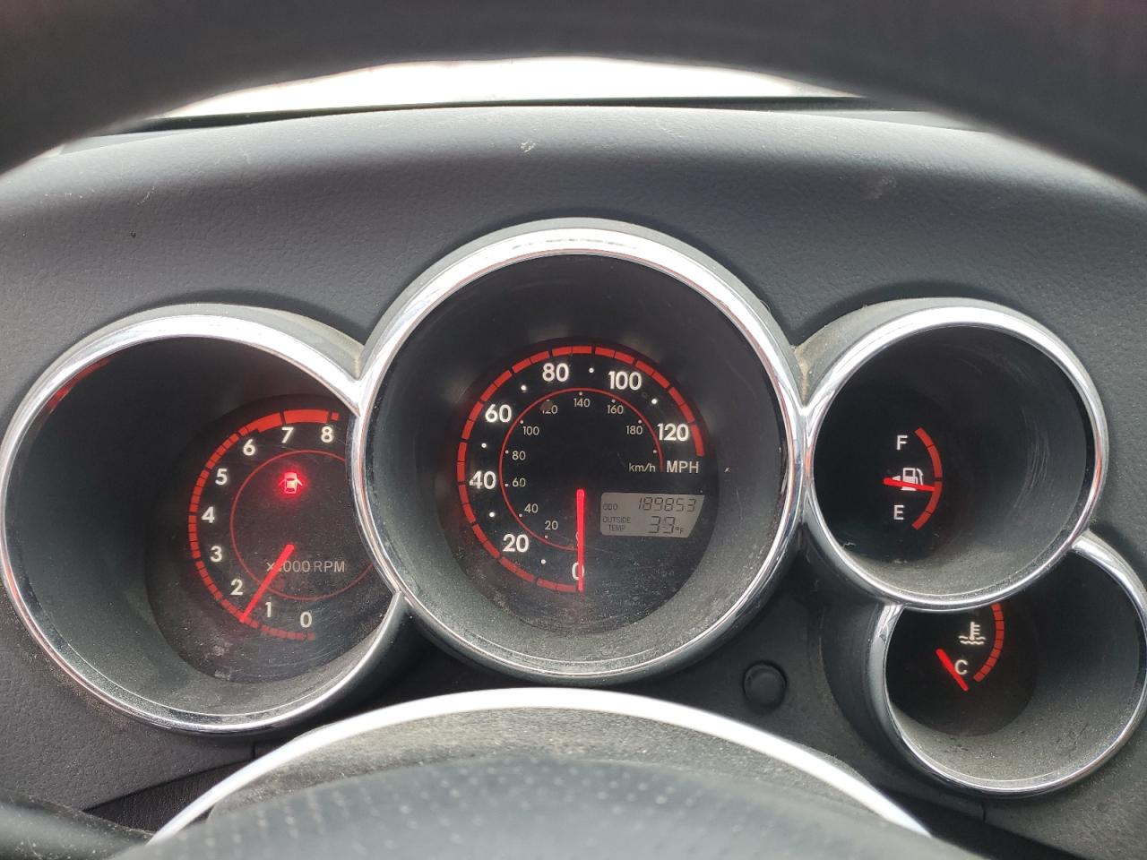 2006 Pontiac Vibe - Image 9