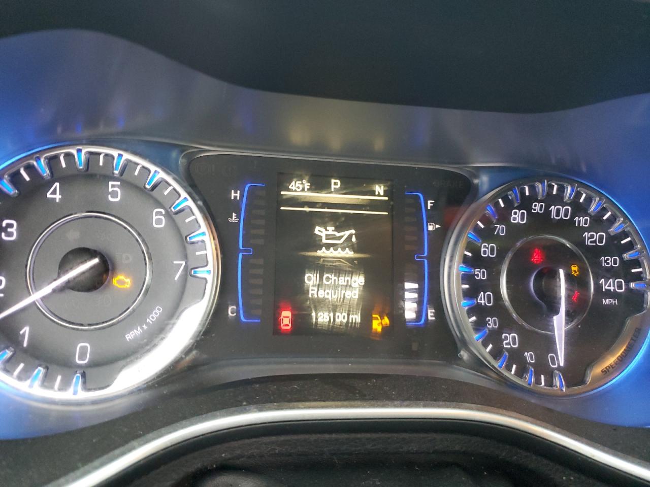 2015 Chrysler 200 - Image 9