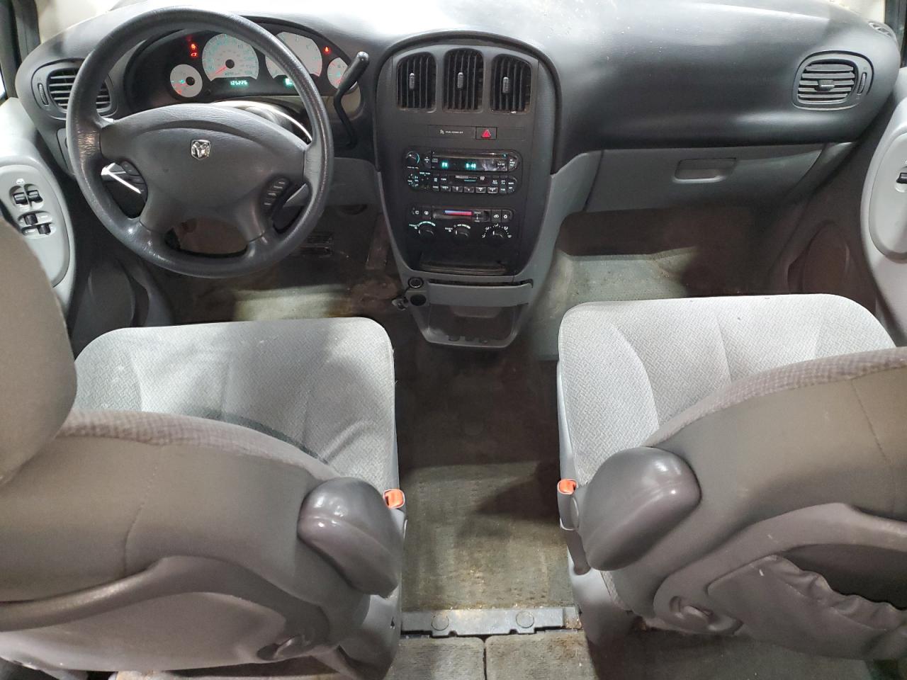 2005 Dodge Caravan - Image 8
