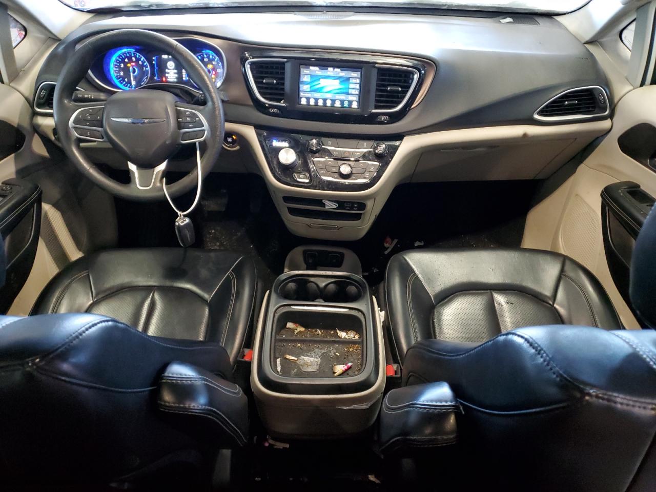 2020 Chrysler Voyager - Image 8