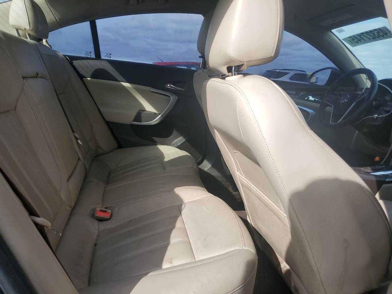 2014 Buick Regal - Image 10