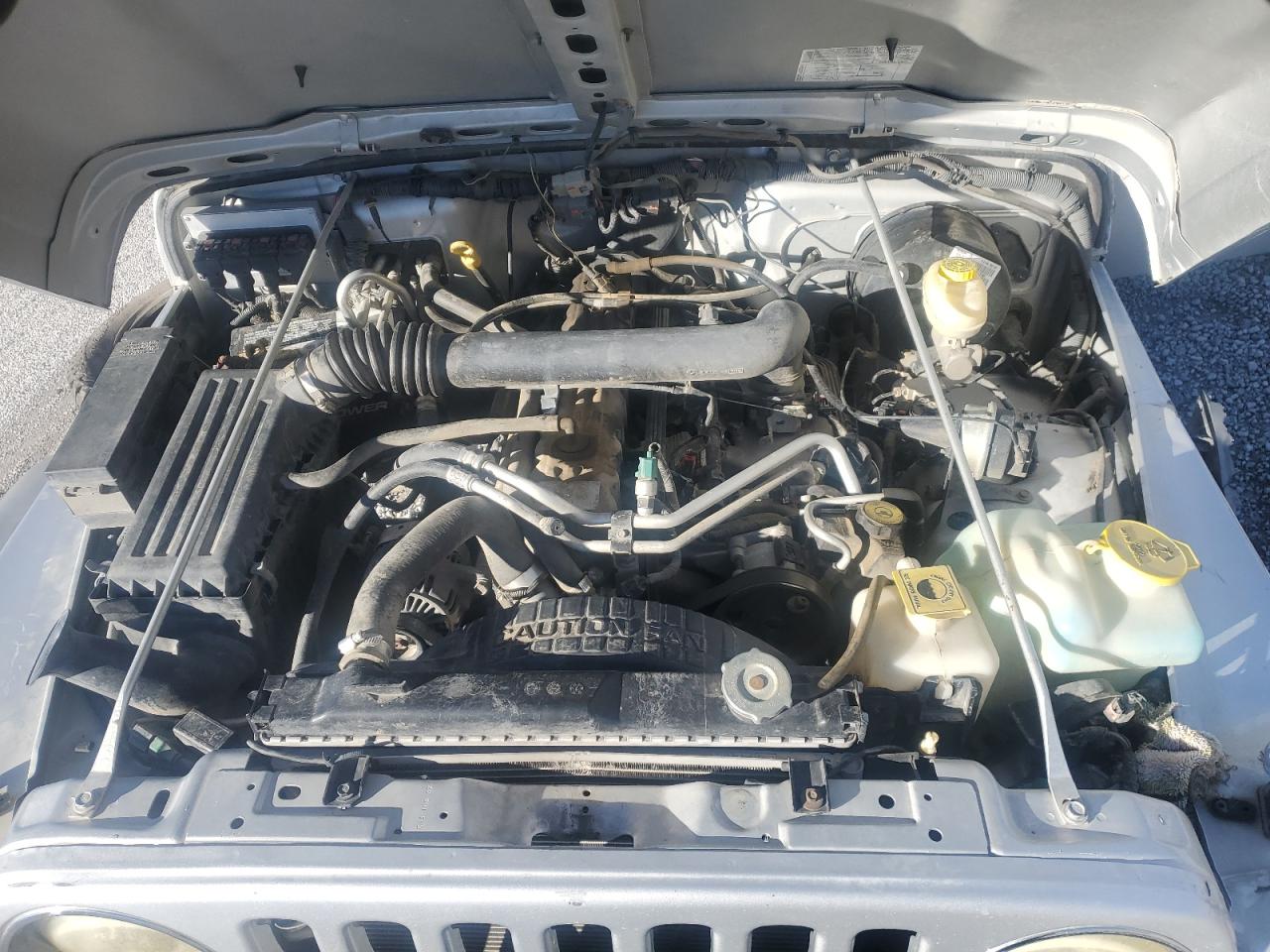 2005 Jeep Wrangler - Image 12