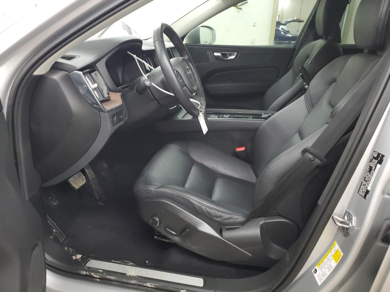 2021 Volvo XC60 - Image 7