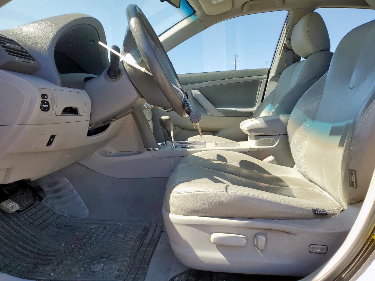 2010 Toyota Camry - Image 7